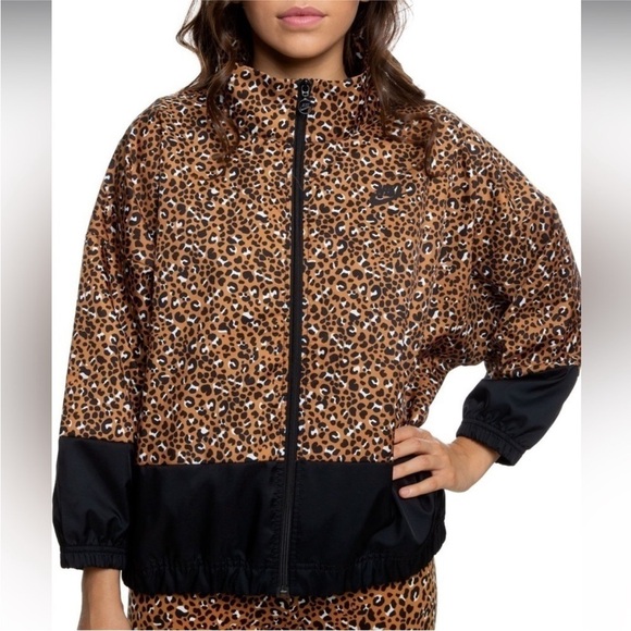 Nike Size Medium Leopard Printed Full Zip Sporty Jacket. - Picture 1 of 11